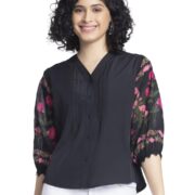 SHAYE Trending V-Neck Black Floral Print Three-Quarter Sleeves Casual Tops for Women