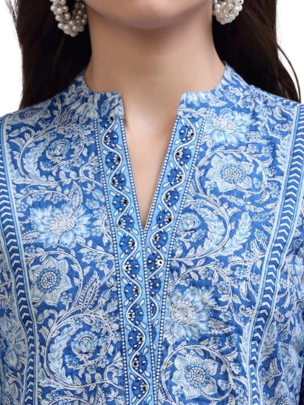 rytras Women's Floral Printed Rayon Top - Image 3